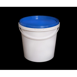 Ведро 3,3 л пластиковое с крышкой и ручкой.