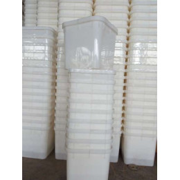 Куботейнер с крышкой 23 л.